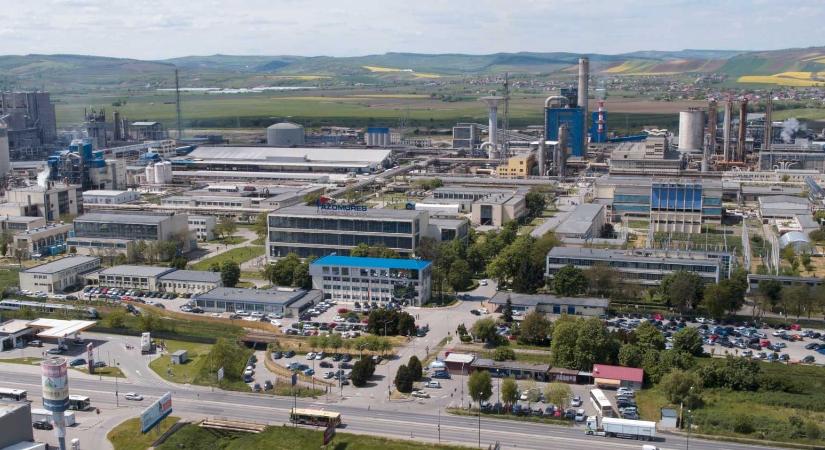 Kamu, hogy a drága földgáz miatt szünetel a termelés az Azomureș kombinátban