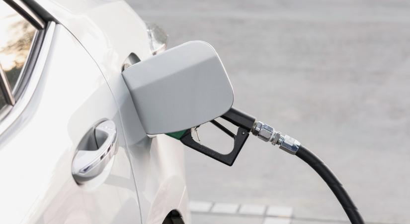 Kellemetlen határozat született a hazai üzemanyagárakról: ez sok autósnak fog fájni