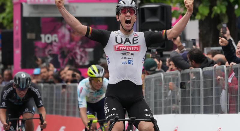 Giro d'Italia 11. szakasz: Ackermann sikere a bukásokkal telített etapon