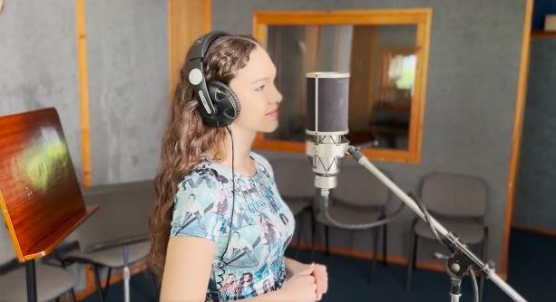 Omega: meglepte a zenészvilágot a 16 éves Kóbor Léna