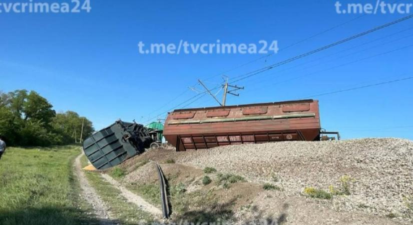 Kisiklattak egy tehervonatot a Krím-félszigeten