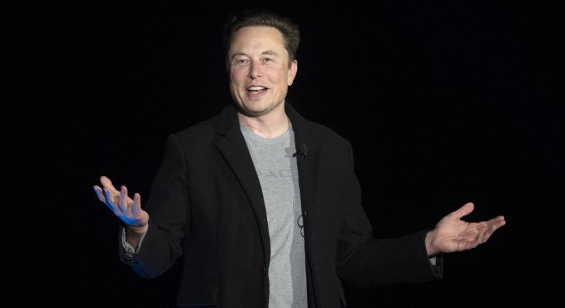 Elon Musk apja szerint kimossák az emberek agyát, és Ukrajnát egy humorista vezeti - videó
