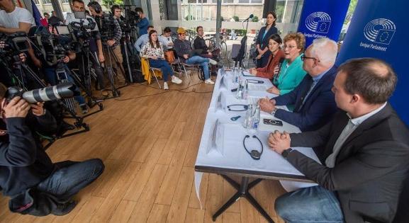 Uniós pénzek: kommunista időket emlegetett a néppárti EP-képviselő Budapesten