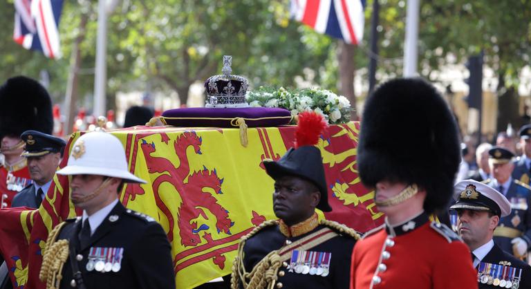 Csillagászati összegbe került II. Erzsébet királynő temetése