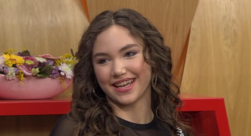 Kóbor János 16 éves lánya már most igazi sztár: így énekli az Omega slágerét Léna – videó