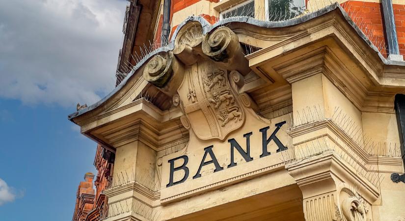 Ki vannak akadva a magyar bankok: szerintük ez a végtelenségig nem mehet tovább