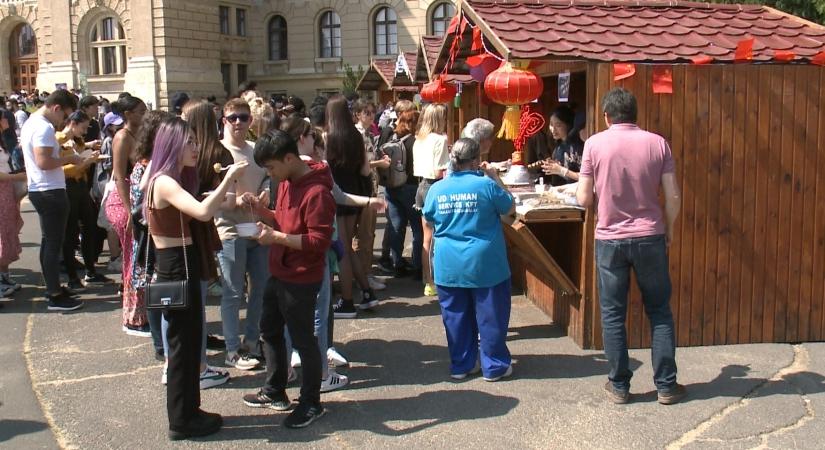 Idén is főztek hallgatótársaiknak a Debreceni Egyetem külföldi diákjai – videóval