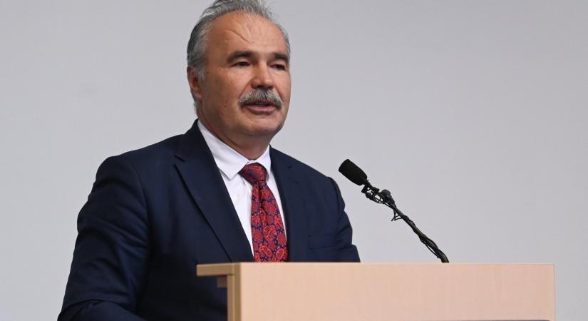Benyújtotta a kormány a földadó kivetésének megtiltását célzó törvényjavaslatot