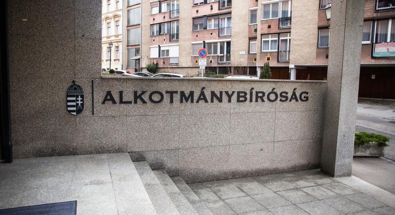 Bírósági végrehajtókat érintő szabályozást kaszált el az Alkotmánybíróság