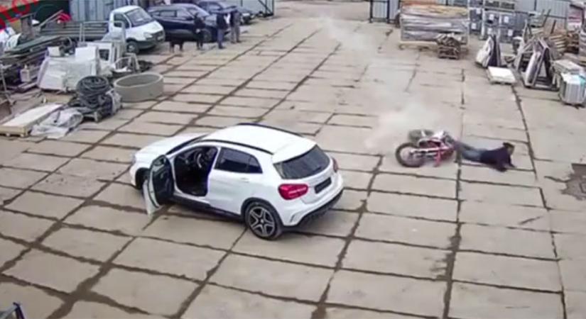 Elesett a motorral, de nem akarta feladni, ami ezután jött, azt nem lehet elégszer megnézni - videó