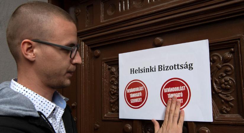 Pénzt gyűjt és az uniós források blokkolásában játszott szerepével kérkedik a Soros-szervezet