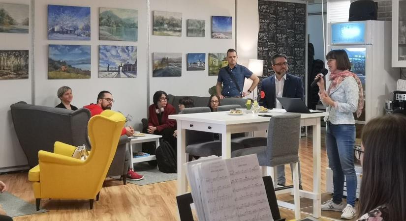 Újra: közösségi kávézó a Lehetőségek Házában