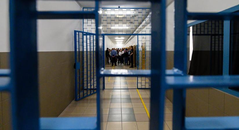 Nem tetszik az osztrák kormánynak, hogy Magyarország elengedi az embercsempészeket a börtönből