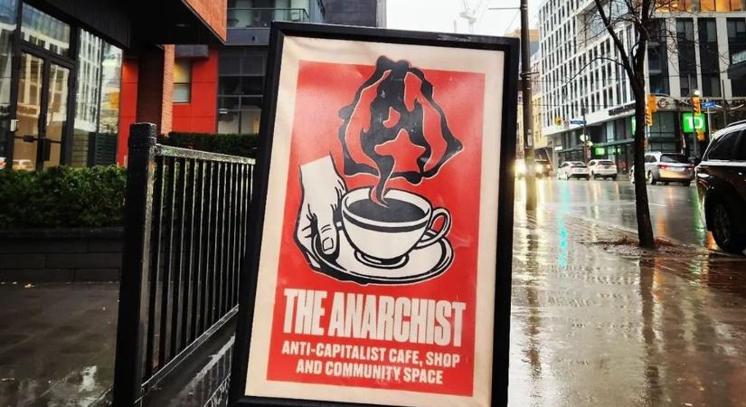 Kész, vége! Bezár az első antikapitalista kávézó Kanadában