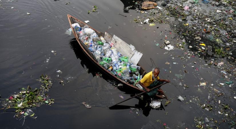 „Az emberiség már régóta szennyezi a környezetét műanyagokkal, mégis egyre tovább élünk”