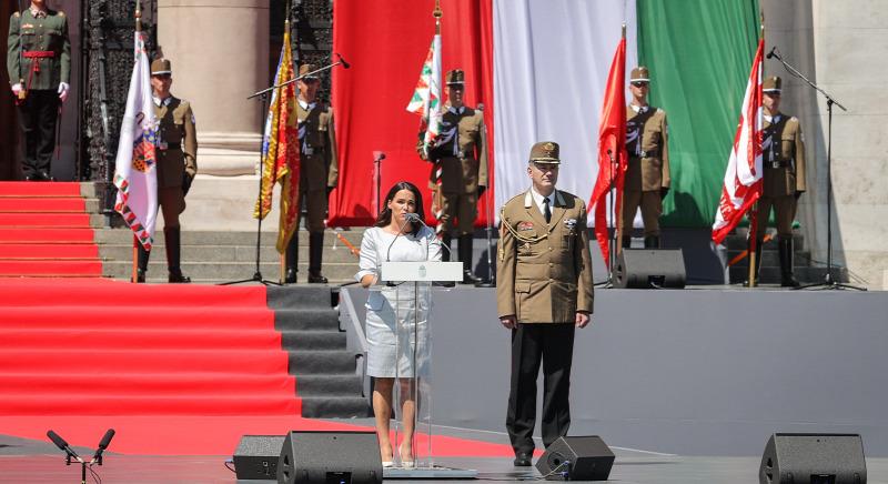 Novák Katalin: Isten éltesse a Magyar Honvédséget és a honvédeket!