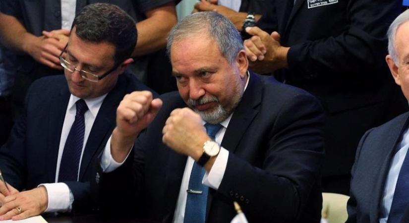 Liberman: Netanjahu megérdemli, hogy a pokolban égjen