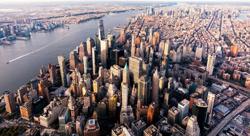 Egyre csak süllyed New York a felhőkarcolók súlya miatt