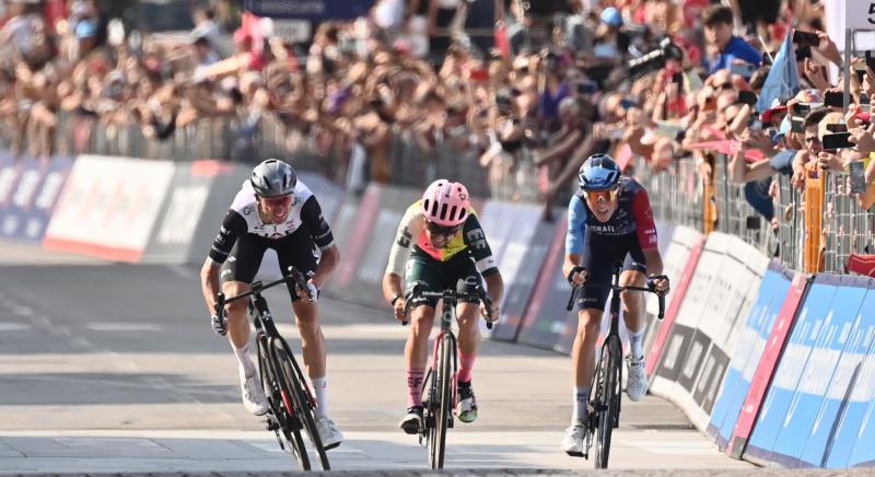 Giro d'Italia 15. szakasz: egy remek adok-kapok végén Brandon McNulty ünnepelhetett