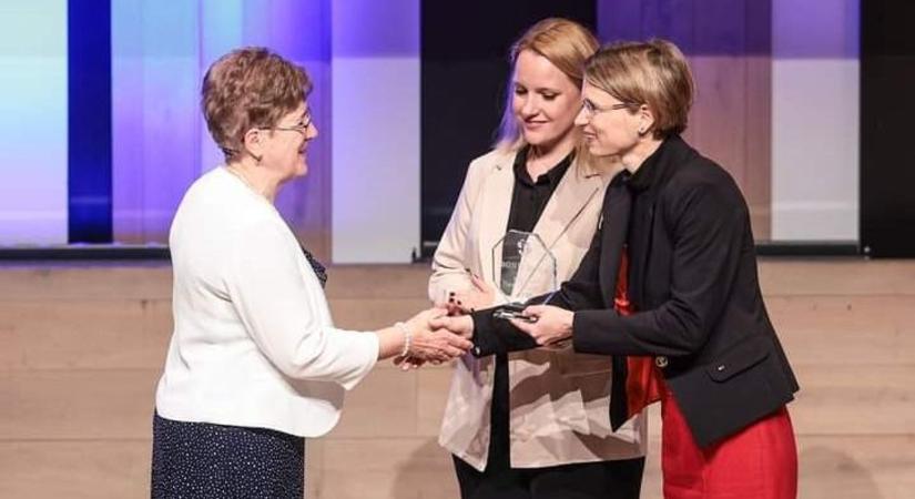 Szolnoki pedagógust is elismertek Bonis Bona díjjal