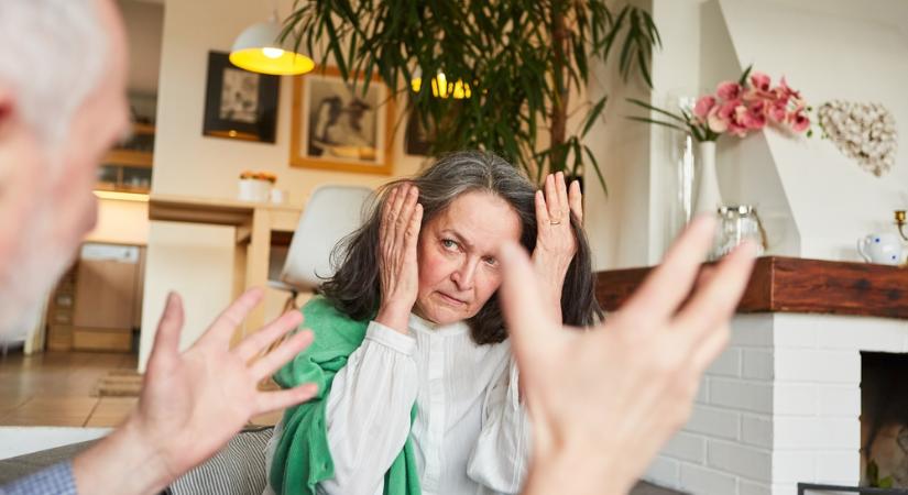 Naplemente-szindróma: mit lehet tenni, amikor agresszív a demens hozzátartozónk?