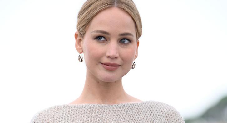 Jennifer Lawrence stílusosan tért vissza a vörös szőnyegre