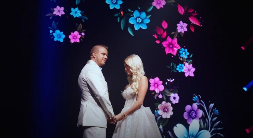 Így énekelt egymásnak Vasvári Vivien és férje az esküvőjükön (videó)