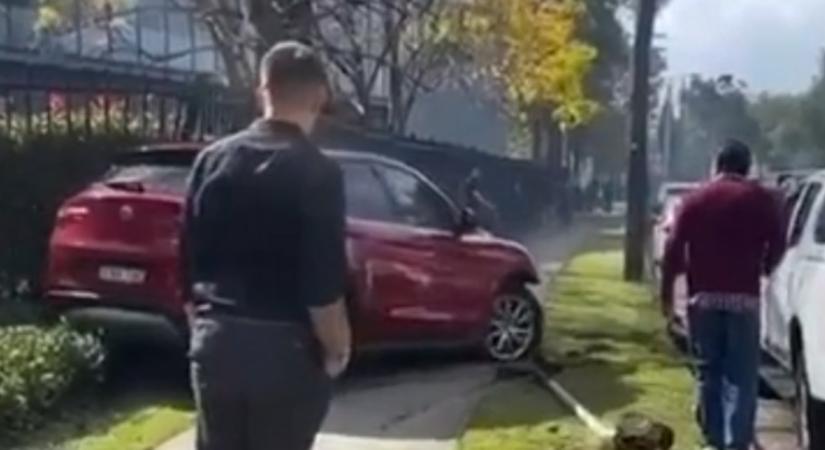Menekülni próbált az összetört autóval, ami ezután jött, olyat még a rendőrök se láttak - videó
