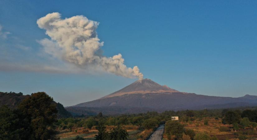 Szinte egyszerre tört ki három gigantikus vulkán a Föld három különböző pontján