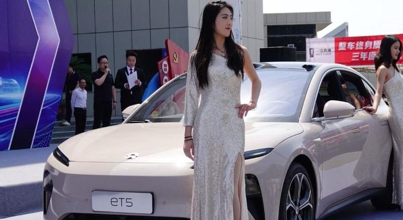 Világelső lett a kínai autóexport, a nagytestvérrel már Japán sem győzi a versenyt
