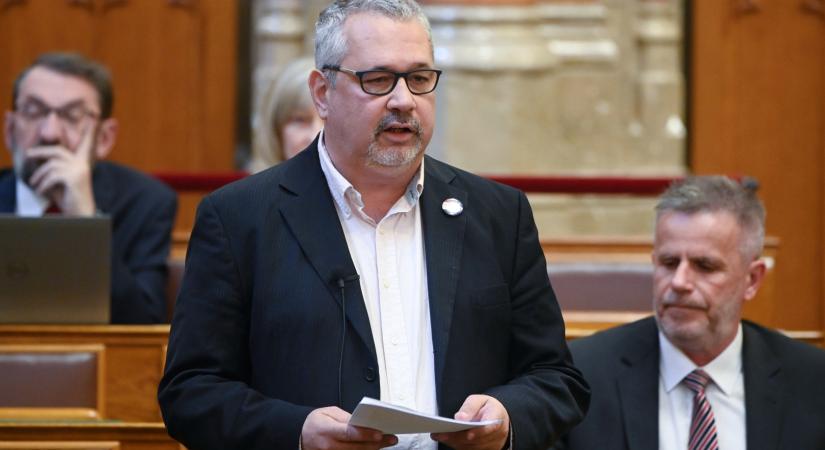 Arató Gergely és Gulyás Gergely azon vitázott a parlamentben, hogy létezik-e még politikai humor Magyarországon