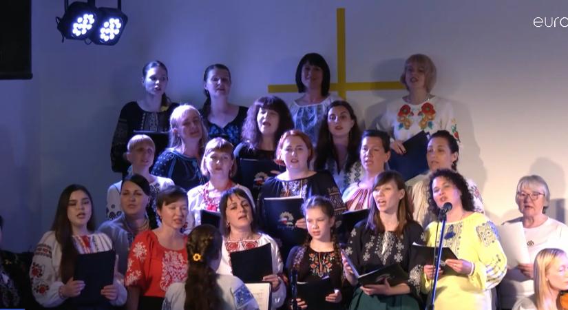 Csehország: ukrán menekültek énekelnek a hazájukért