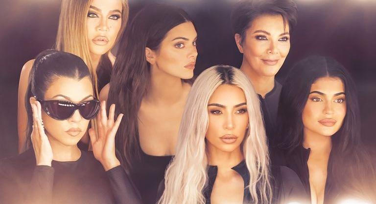 Dráma, intrika, siker és pénz – jön a The Kardashians harmadik évada