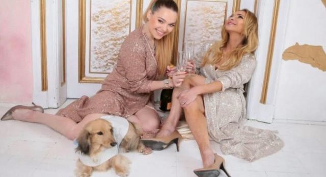 „Catherine-nek nagyon jó terápia volt, hogy elkezdett dalokat írni” – Yvonne Dederick felkészült rá, hogy lányának evészavara és depressziója alakulhat ki