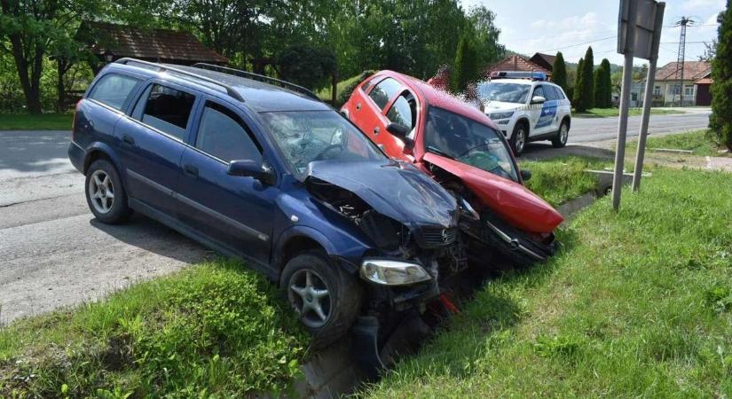Két autó ütközött Mátraszelén