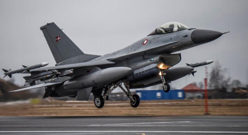 Több ország, köztük Lengyelország is megkezdte az ukrán pilóták kiképzését az F–16-osokon
