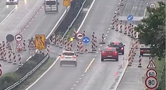 Ijesztő, mennyire meg tudják kavarni a sofőröket az autópályákon kirakott terelő jelzések – videó