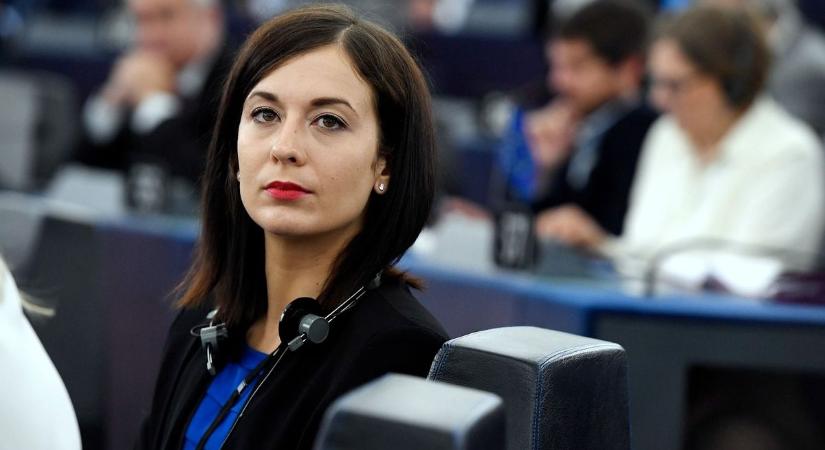 Elbukta a közmédia ellen indított perét a momentumos Cseh Katalin