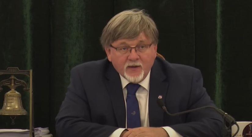 Kiterjesztenék a parkolási kedvezményeket a csak tartózkodási hellyel rendelkezőkre is Győrben