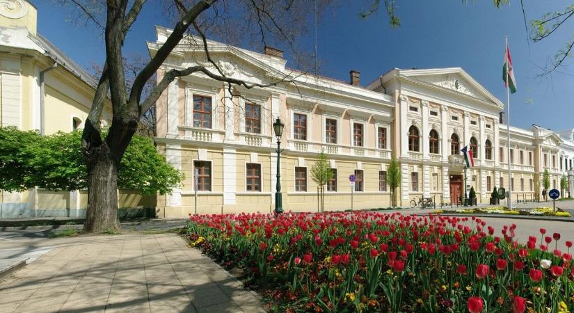 Felsőfokú végzettséggel keres pénzügyi szakembereket a Gyulai Polgármesteri Hivatal