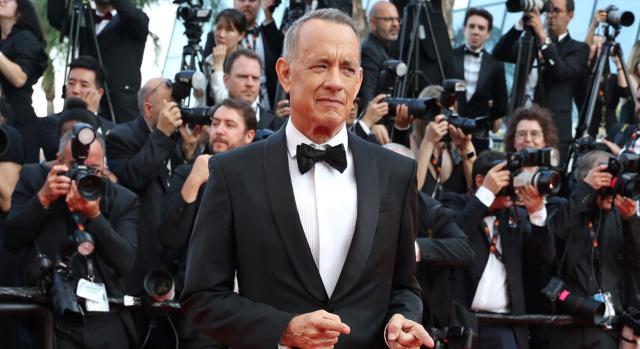 Tom Hanks felesége tisztázta, miért készültek félreérthető képek a vörös szőnyegen