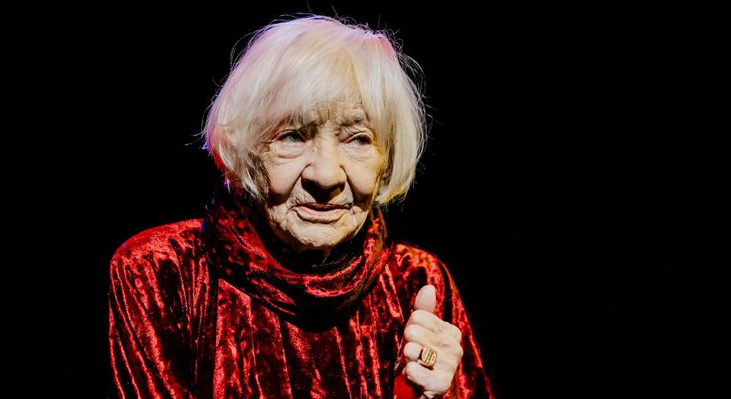 A 94 esztendős Csernus Mariann a dunaújvárosi MIKRO Fesztiválon búcsúzik a színpadtól