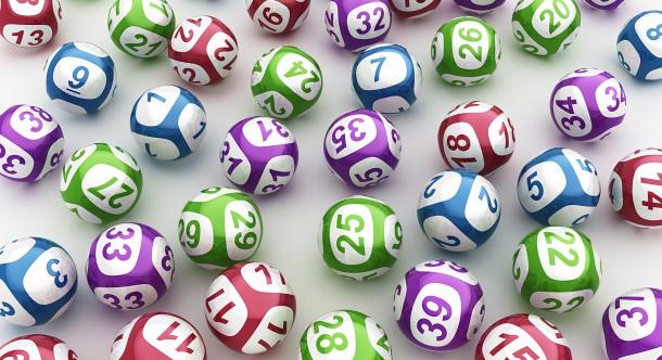 Itt vannak ötös lottó nyerőszámai, 2,8 milliárdot ér a telitalálatos