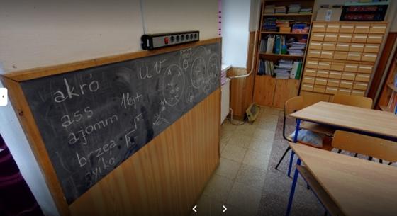 Az igazgató szerint "kommunista csoport" szerveződik ellene, tizenegy tanár készül távozni az etyeki német nemzetiségi iskolából