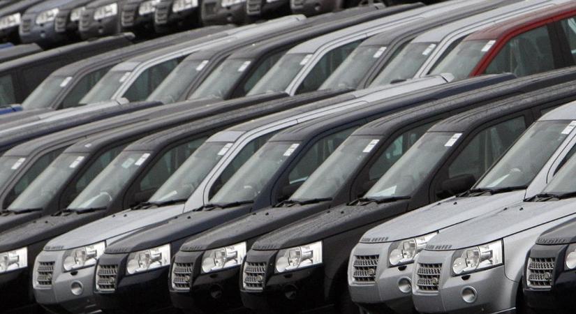 Felpörgetik az autógyártást a britek