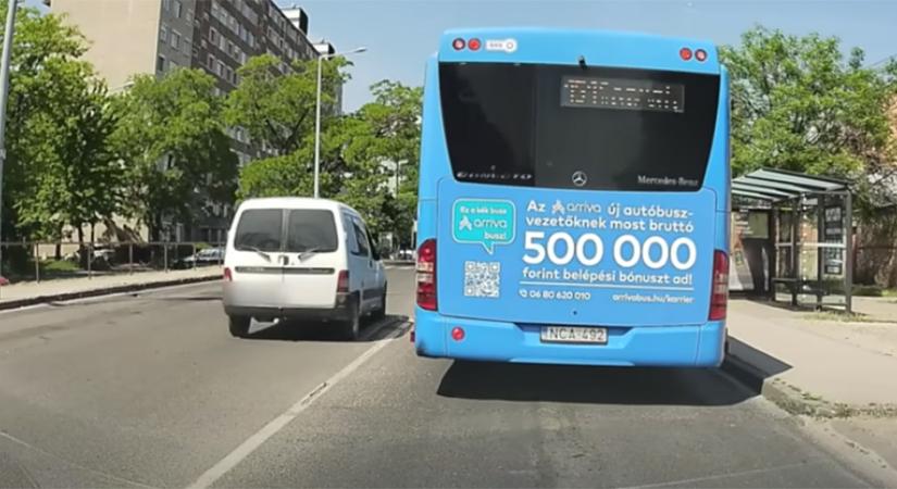 Pofátlanul előzött a furgonos Csepelen, olyan gyorsan jöttek a rendőrök, hogy megtapsolták őket - videó