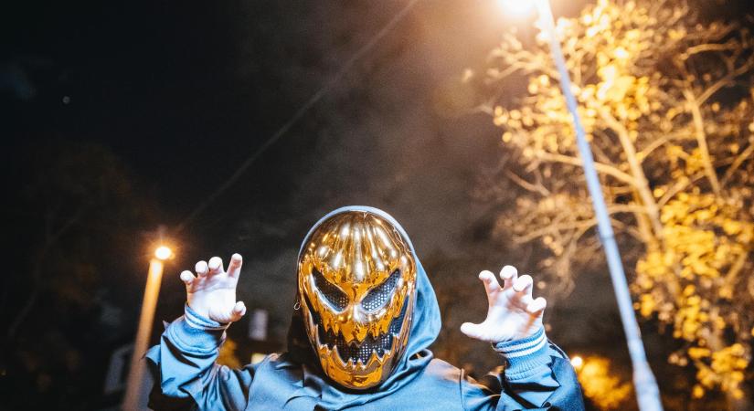 Halloween Budapesten: Így gyűjtötték a gyerekek a csokit a XIII. kerületben