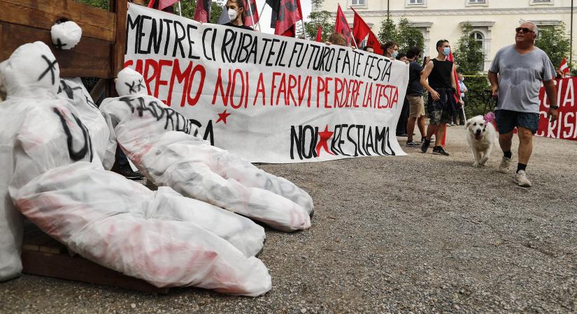 Az olasz kormány tehetetlensége ellen tüntettek Rómában