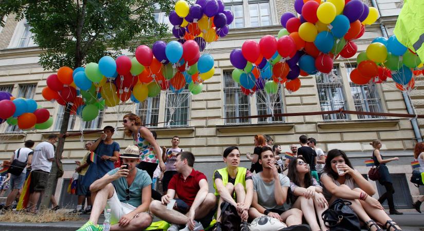 Eltiltottak egy keresztény tanárt a hivatásától, mert nem lánynak nevezett egy transznemű diákot