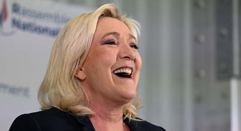 Parlamenti vizsgálat indult Marin Le Pen moszkvai és budapesti kapcsolatai miatt